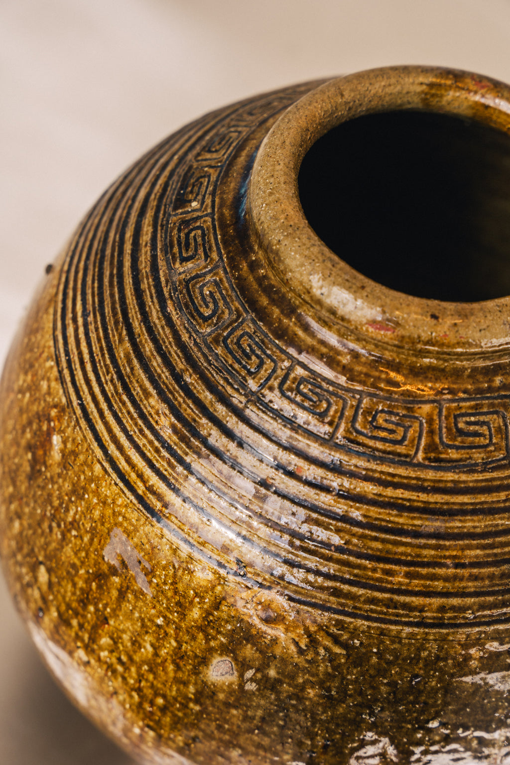 Large Chinese Martaban image 2