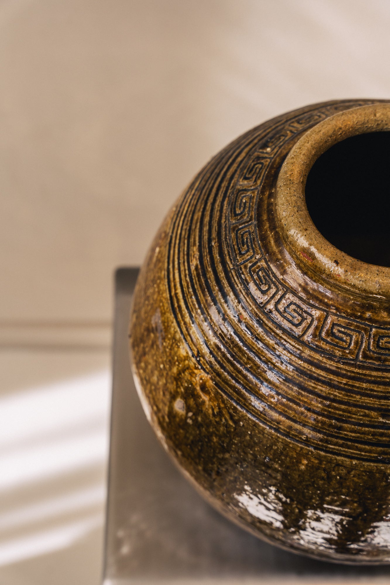 Large Chinese Martaban image 1