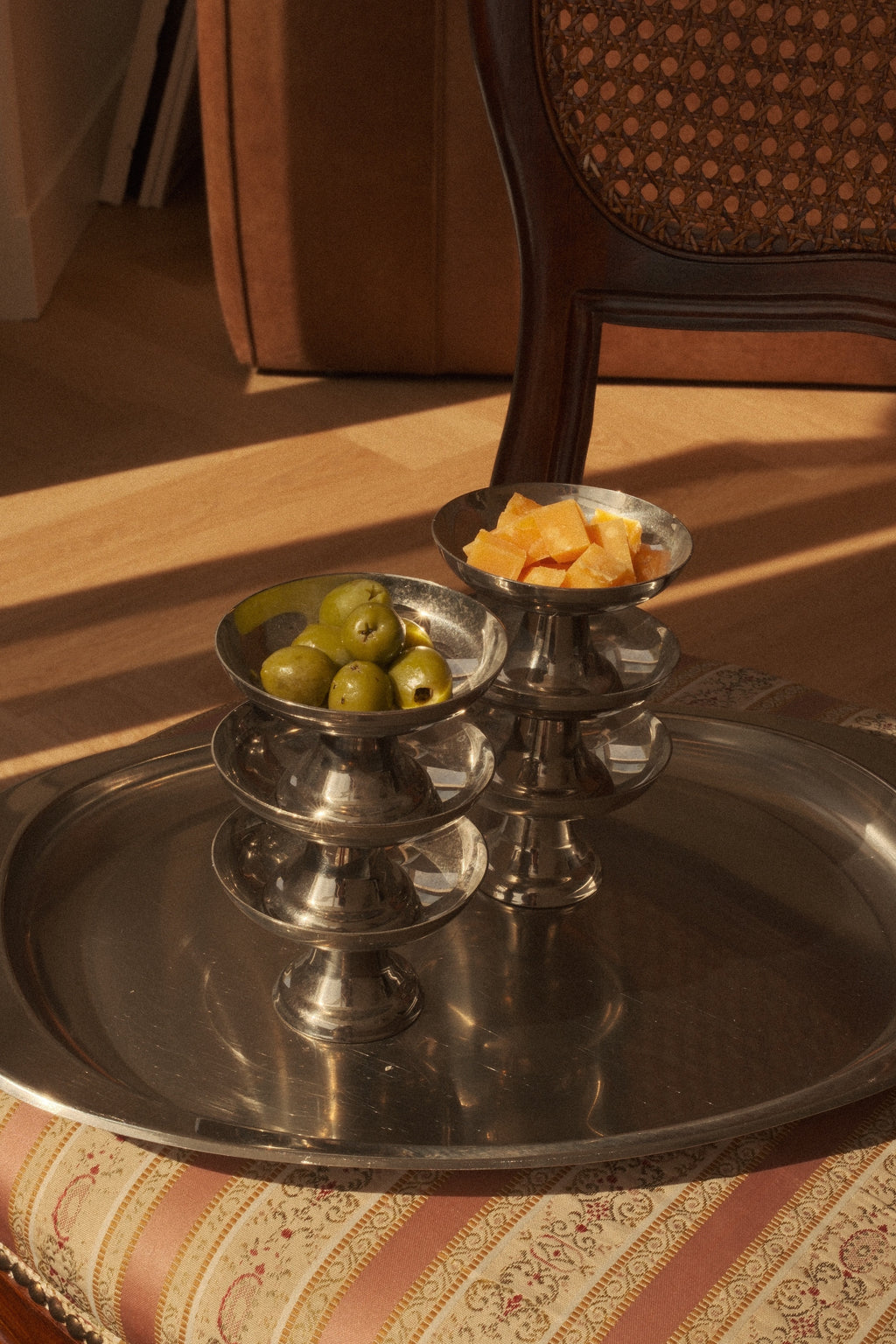 Stainless Steel Pedestal Coupes - Wide Bowl