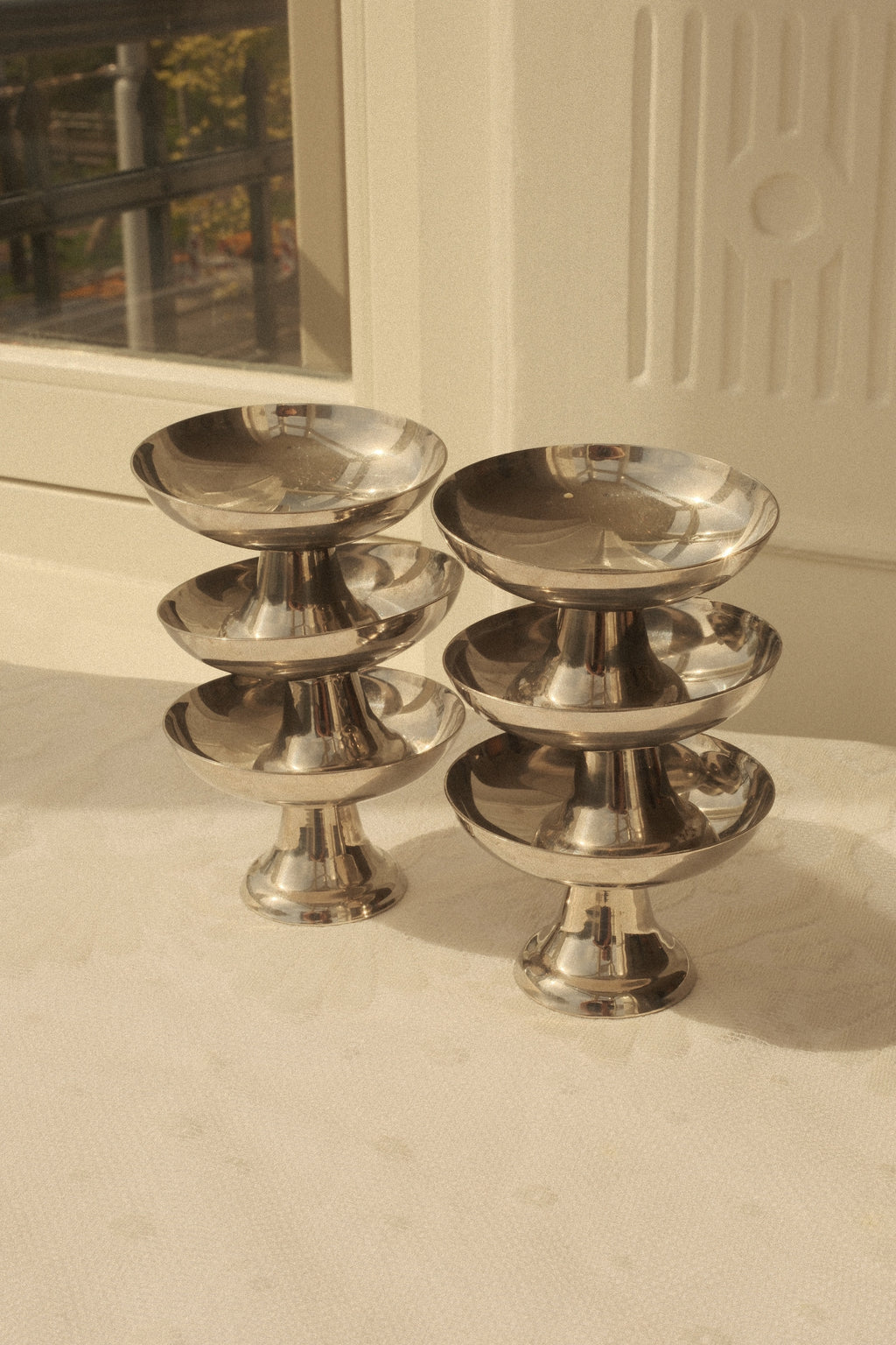 Stainless Steel Pedestal Coupes - Wide Bowl