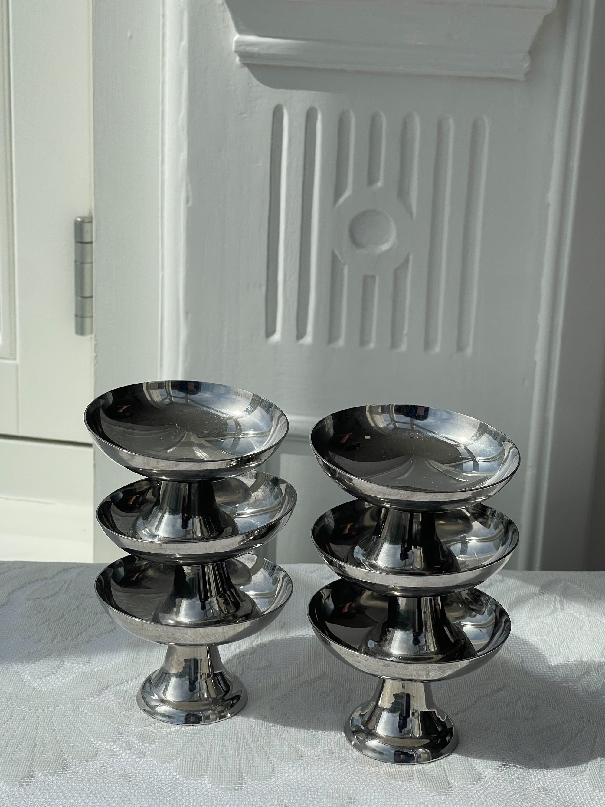 Stainless Steel Pedestal Coupes - Wide Bowl