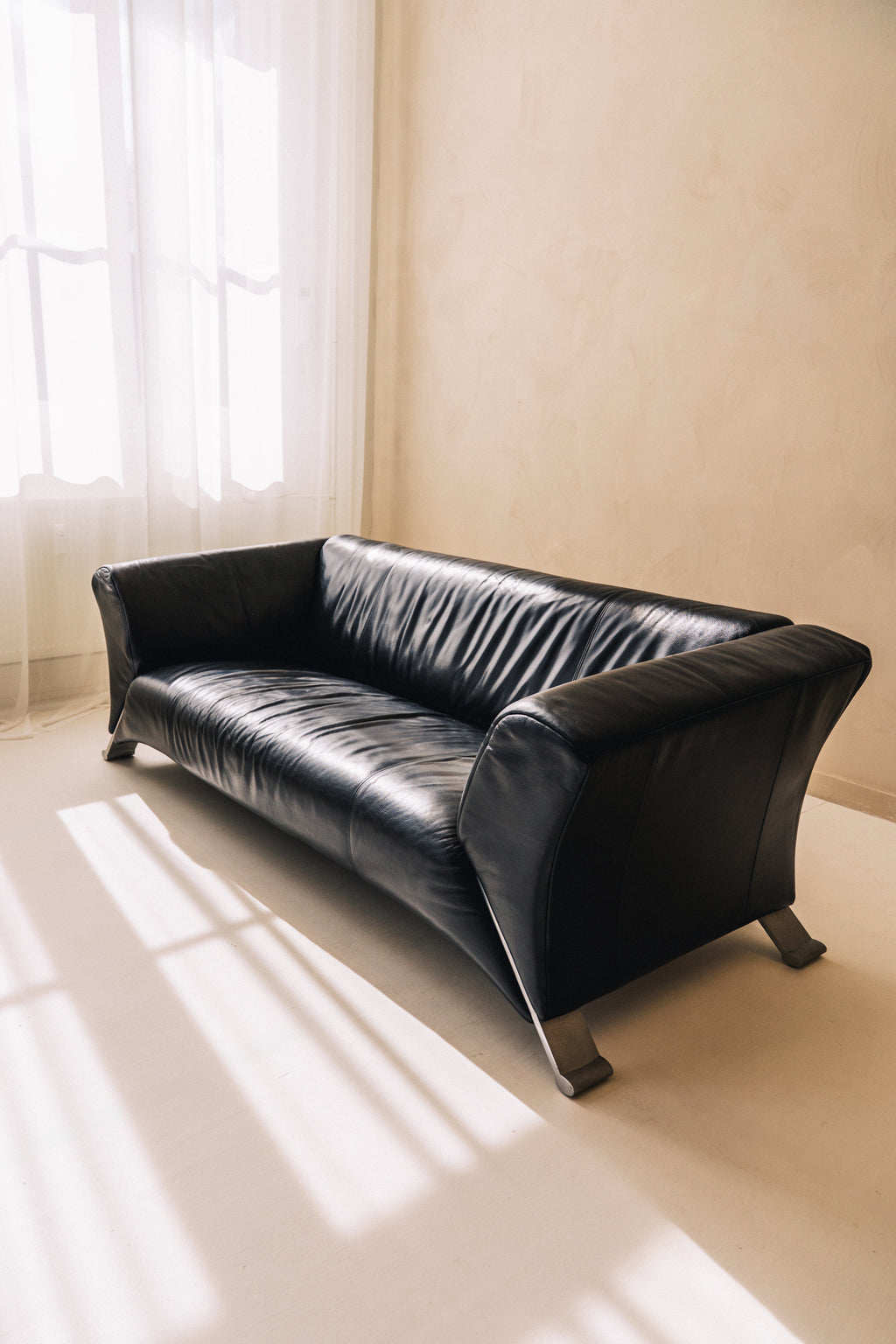 Rolf Benz 322 Sofa image 1